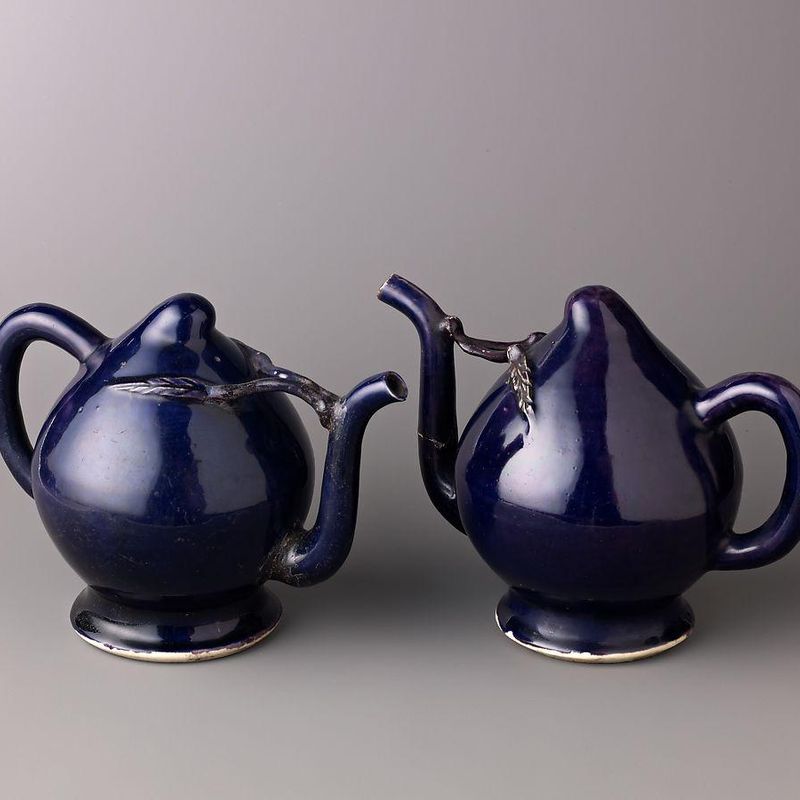 Peach-shaped wine pot or tea pot (pair with 1975.1.1721)