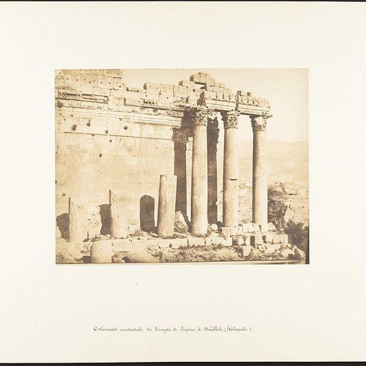 Colonnade occidental du Temple de Jupiter, à Baâlbek (Héliopolis)