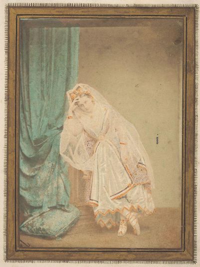 [La Comtesse in robe de piqué or as Judith (?)]