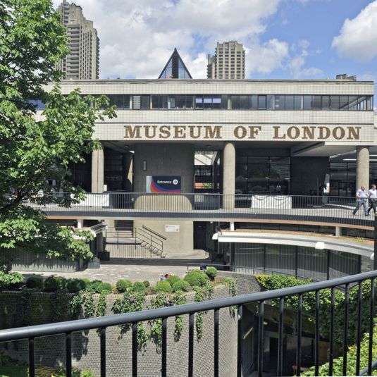 Tour: Last chance to visit Museum of London - 10 must see objects, 30 λ.
