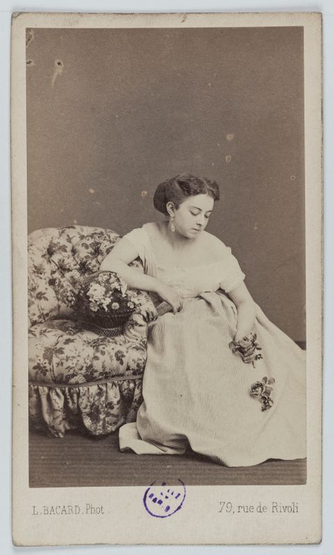 Portrait de Marie Radoult, actrice au Théâtre du Châtelet en 1862 et au Théâtre Déjazet en 1863.