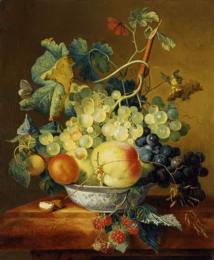 A dish of fruit
