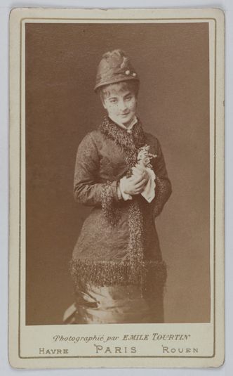 Portrait d'Augustine-Alexandrine Toulet (1849-1931), dite Alice Regnault, actrice de théâtre entre 1869 et 1880.