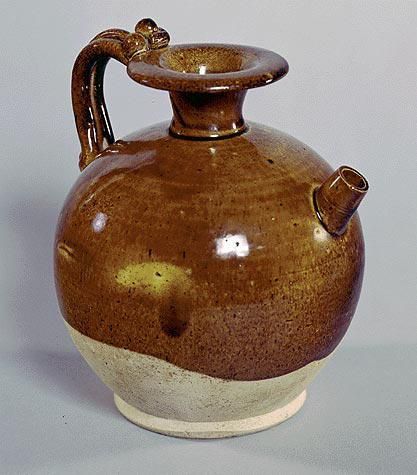 Ewer with a Short Spout