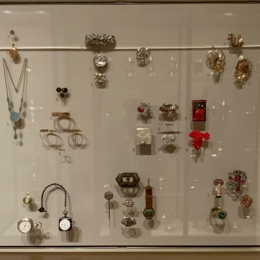 American Jewelry, Right Side