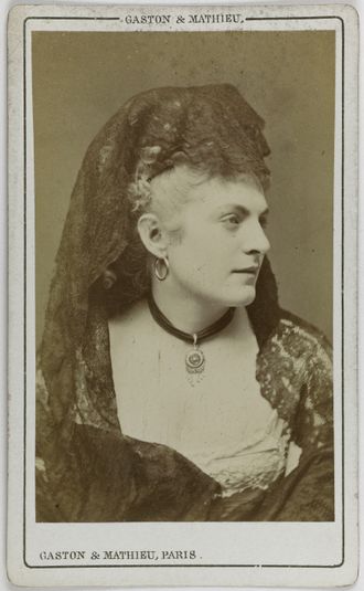 Portrait de Perly, (Eva Perlès, dite), (actrice)