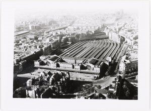 Vue aérienne de Paris : la gare de l'Est, 10ème arrondissement, Paris.