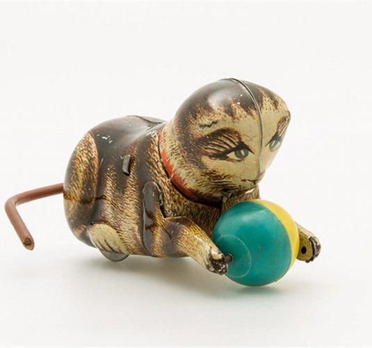 Wind-Up Clockwork Cat With Ball