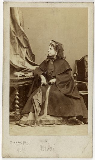 Portrait d'Anaïs Joséphine Mose, actrice au Théâtre de l'Odéon entre 1859 et 1865 et au Théâtre de la Gaîté en 1861.