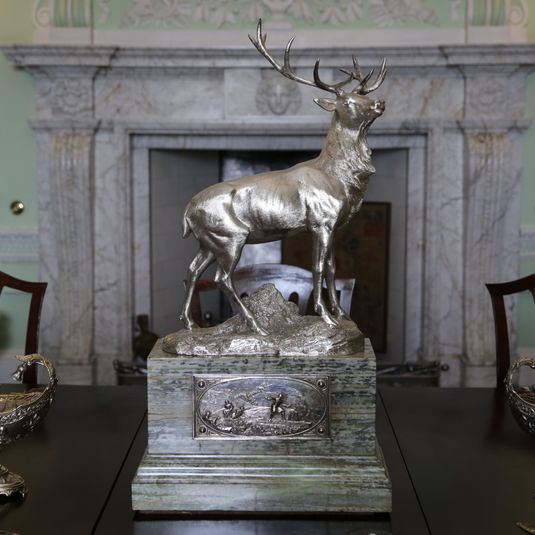 Sculpture of an 11-point Stag