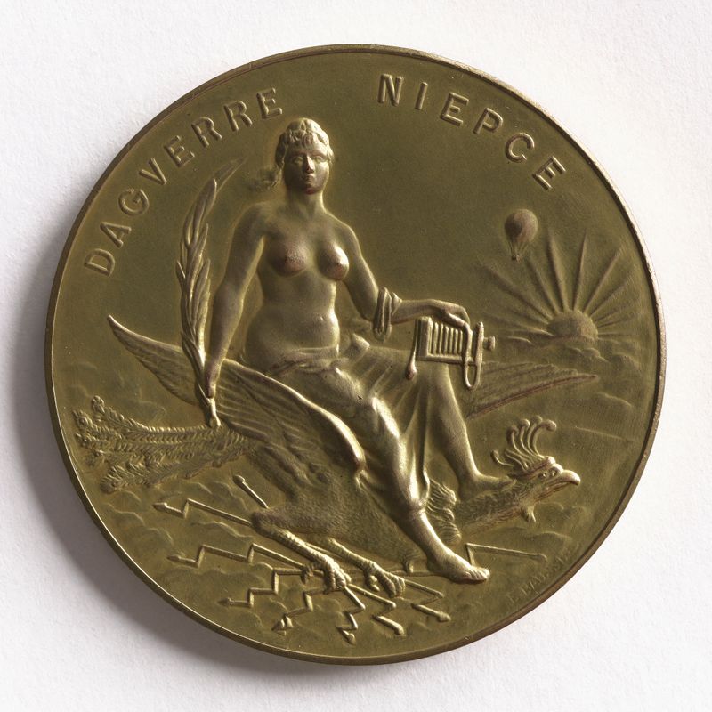 Médaille attribuée à Jean-Paul Maurice Bucquet (1860-1921), vice-président du comité d'organisation de la première exposition internationale de photographie, 1892