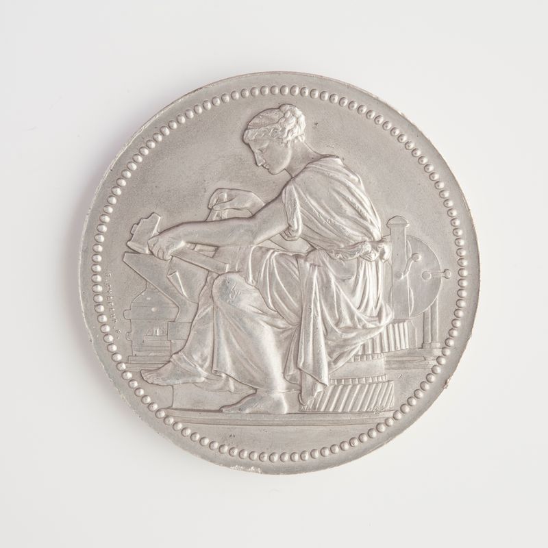 Médaille offerte par la compagnie parisienne d'éclairage et de chauffage par le gaz à Emile Camus, directeur de la compagnie, 1870-1871