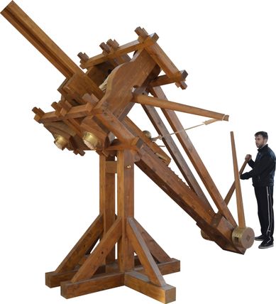 The “palintonos” catapult