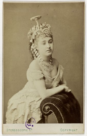 Portrait de Louise Morton, actrice.